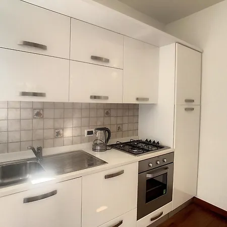 Апартаменты Pertini House *